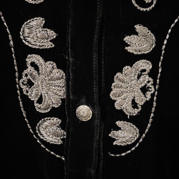 Black Embroidered velvet western Button-Up Shirt - Picture 3 of 7
